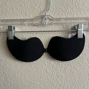a cup sticky bra